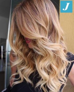 scaricare tinta su capelli decolorati