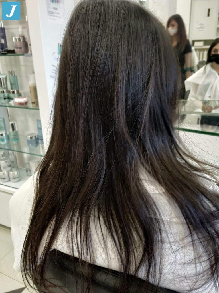 Capelli lunghi neri lisci