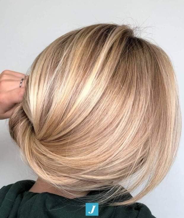 Capelli donna con Degradé biondo champagne