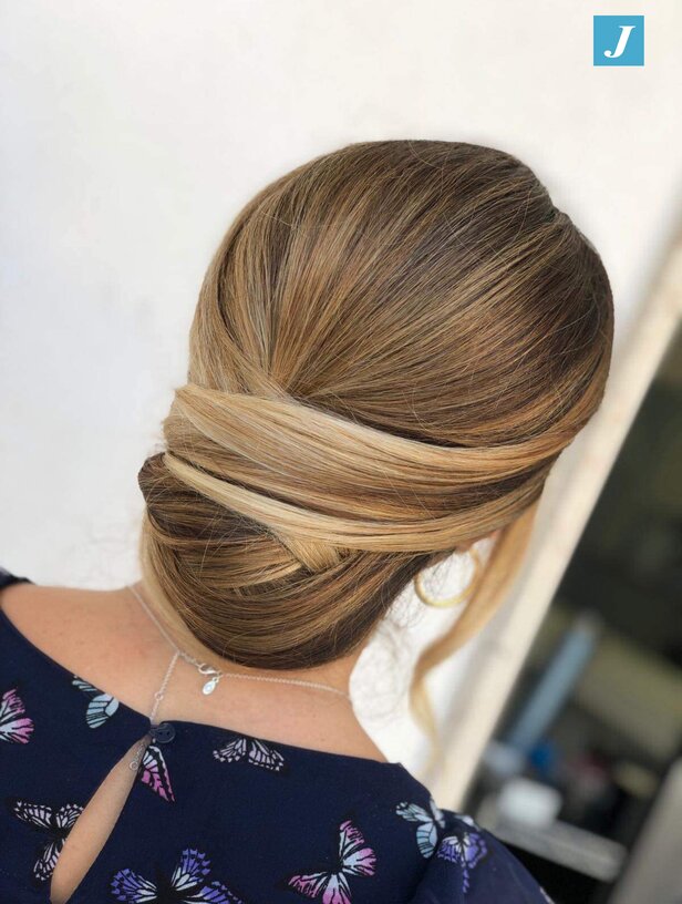 Capelli raccolti con chignon