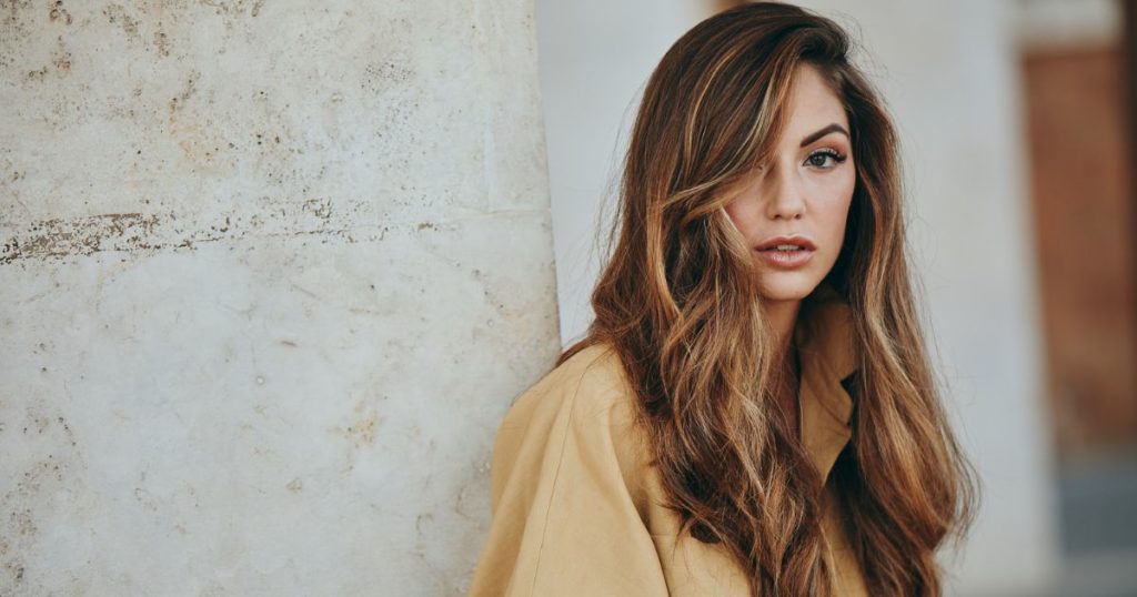 Capelli scalati lunghi e Taglio Punte Aria