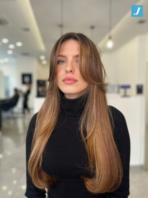 Capelli lunghi lisci con frangia